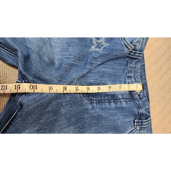 CJ Banks Classic Fit Capri Jeans featuring a star pattern Women's Size 6 - Picture 5 of 9